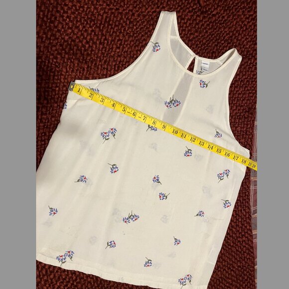 OLD NAVY Relaxed Sleeveless Keyhole Tops (Set of 2) in Ditsy Floral - Size S - Picture 6 of 9
